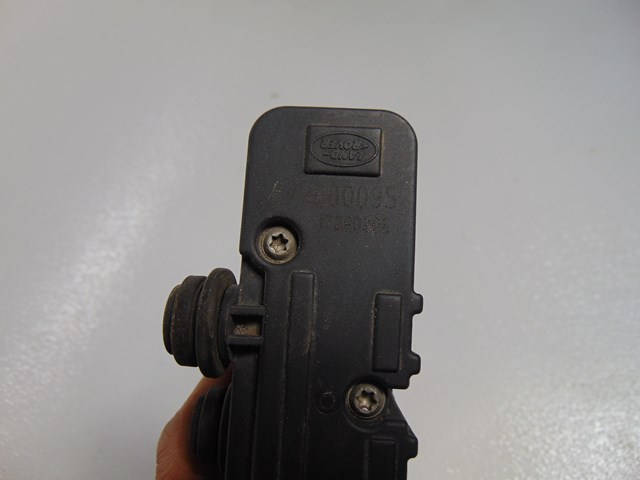 2005 Land Rover LR3 Rear Air Block VHV000095