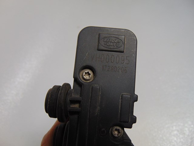 2005 Land Rover LR3 Rear Air Block VHV000095