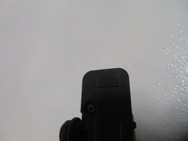 2005 Land Rover LR3 Rear Air Block VHV000095