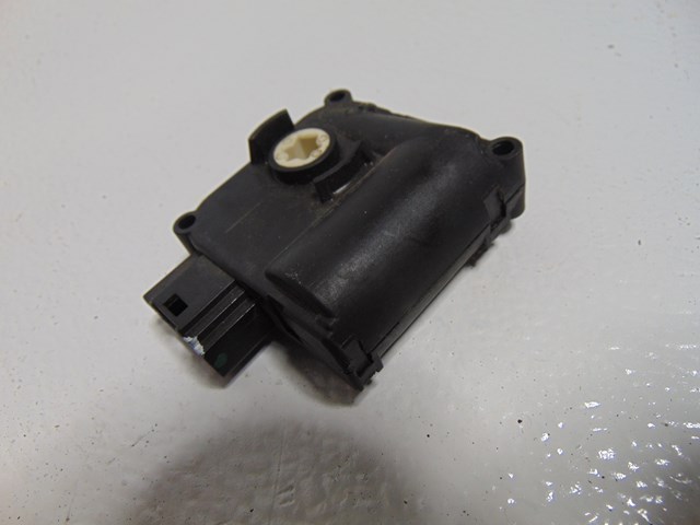 2004 Audi A8 Heater Air Flap Control Module 4F0820511