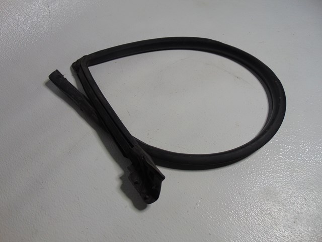 1989 Nissan 240sx S13 LH Driver Door Window Seal