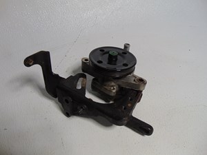 2006 Hyundai Elantra Power Steering Pump w/Bracket