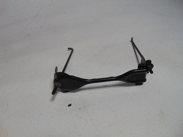 2014 Nissan Juke Battery Tie Down