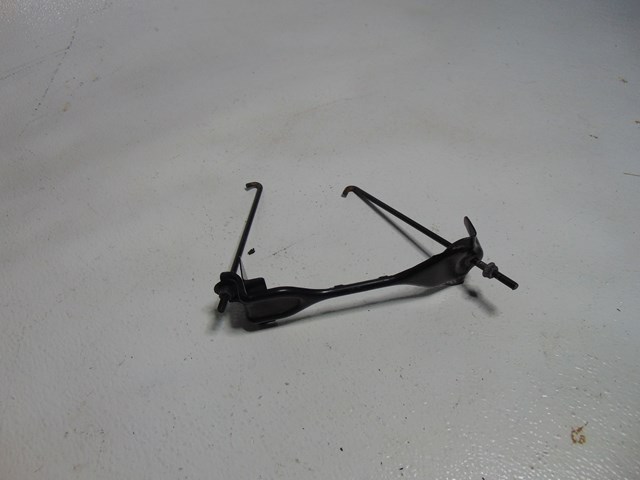 2014 Nissan Juke Battery Tie Down