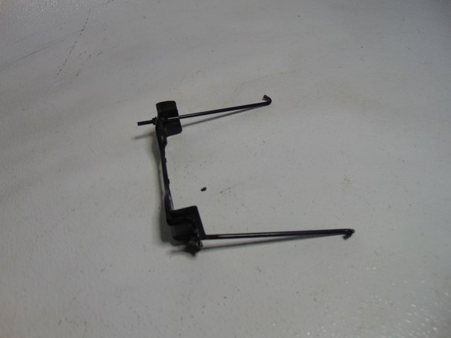 2014 Nissan Juke Battery Tie Down