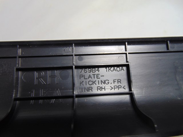 2014 Nissan Juke Nismo RS Front RH Door Sill Kick Plate 769B4 1KA0A