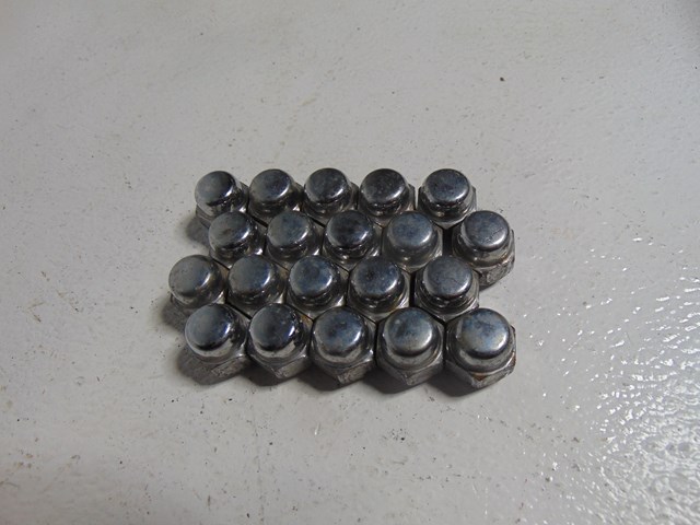 2014 Nissan Juke Wheel Lugs Set of 20