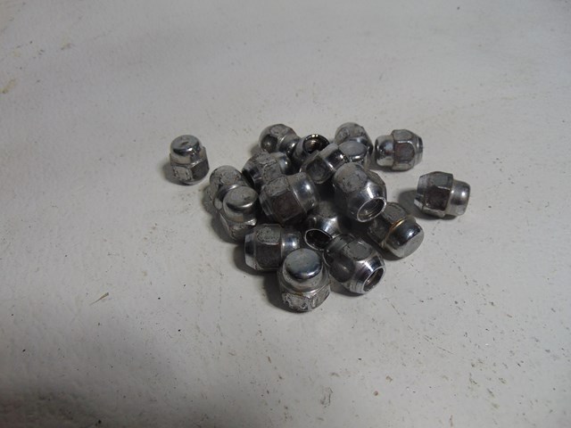 2014 Nissan Juke Wheel Lugs Set of 20