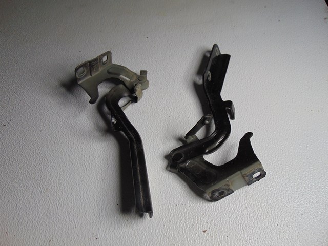 2014 Nissan Juke Hood Hinges LH & RH 