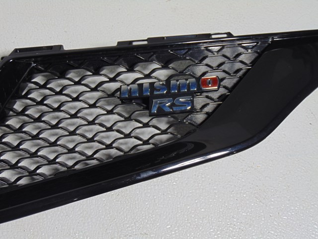 2014 Nissan Juke Nismo RS LH Driver Grille 62075 3YW0A