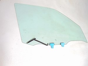 2014 Nissan Juke Front RH PassengerDoor Glass