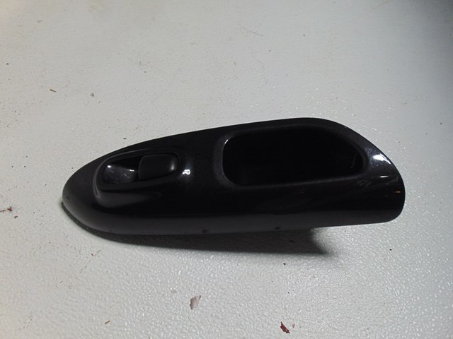 2014 Nissan Juke Rear RH Passenger Door Switch