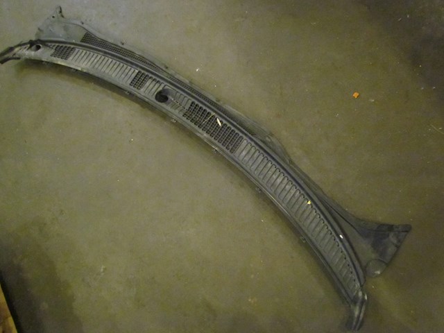 2003 Lexus IS300 Wiper Cowl OEM 5578153020