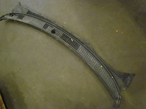 2003 Lexus IS300 Wiper Cowl OEM 5578153020