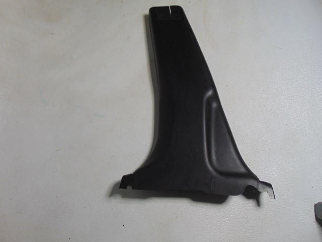 2014 Nissan Juke LH Driver Lower B Pillar Trim 76916 1KA0B