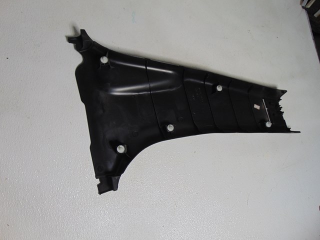 2014 Nissan Juke LH Driver Lower B Pillar Trim 76916 1KA0B