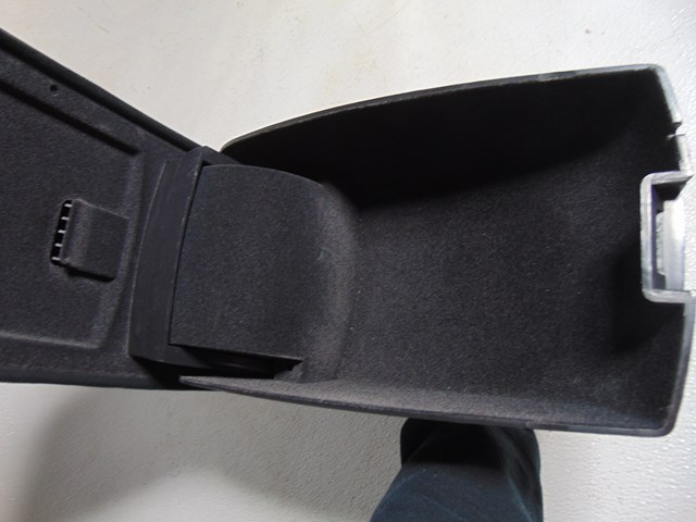 2014 Nissan Juke Nismo RS Armrest