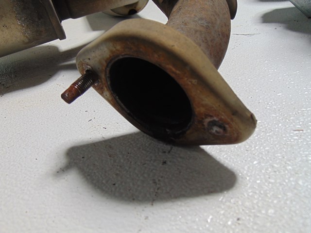 2014 Nissan Juke Muffler- 1 Broken Stud 20100 3YW3A