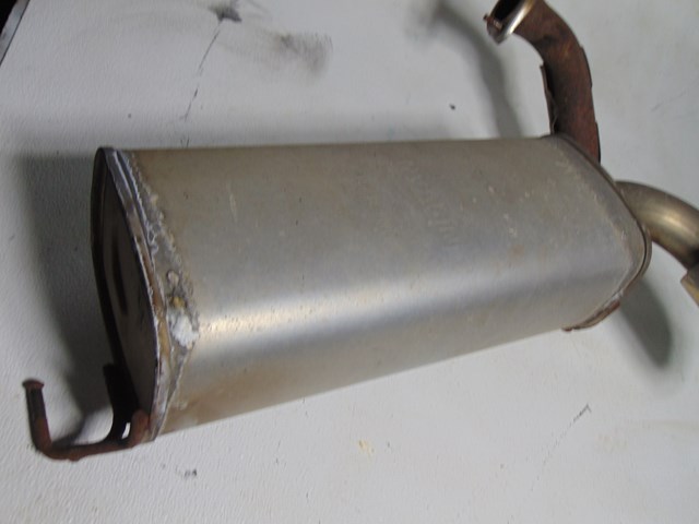 2014 Nissan Juke Muffler- 1 Broken Stud 20100 3YW3A