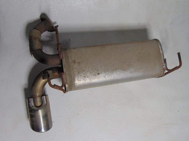 2014 Nissan Juke Muffler- 1 Broken Stud 20100 3YW3A