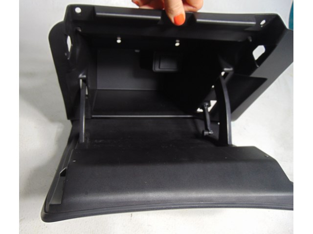 2014 Nissan Juke Nismo RS Glove Box