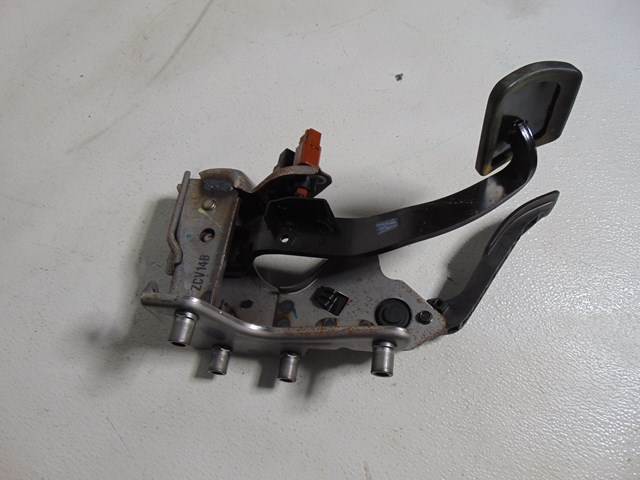 2014 Nissan Juke Nismo RS Pedal Assembly Gas & Brake
