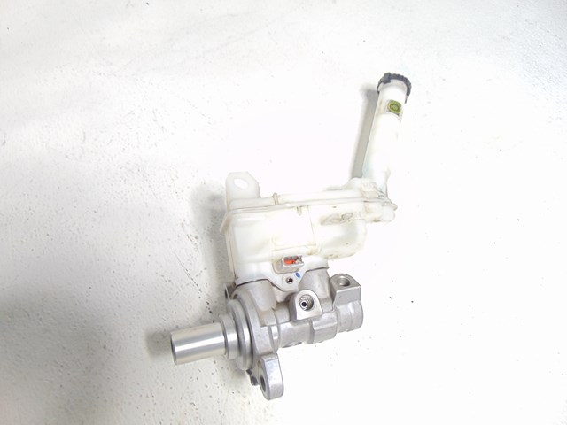2014 Nissan Juke AWD Brake Master Cylinder