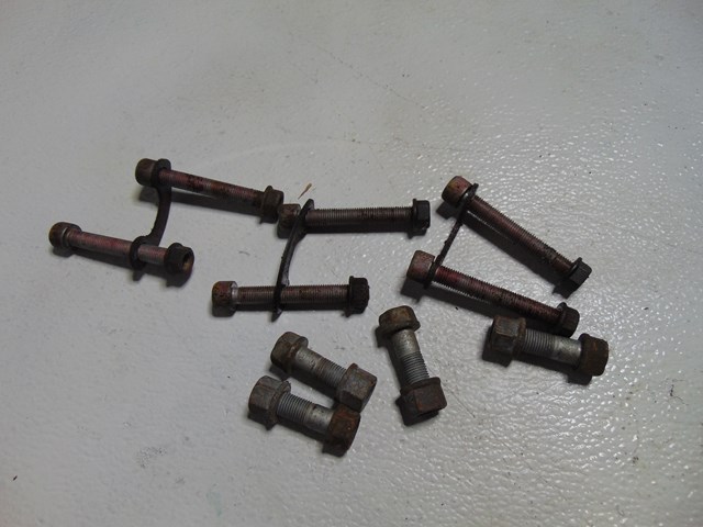 2007 Infiniti G35x Rear Driveshaft Bolt Set