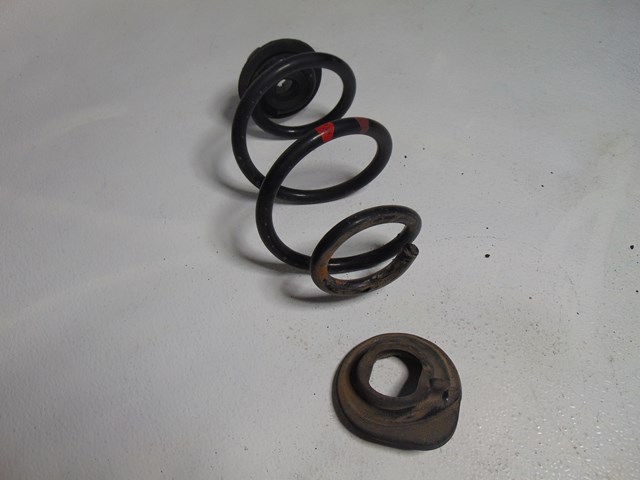 2014 Nissan Juke Nismo RS Rear LH Driver Coil Spring w/Bushing