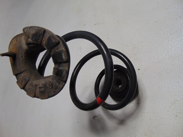 2014 Nissan Juke Nismo RS AWD Rear RH Pass Coil Spring w/Bushing