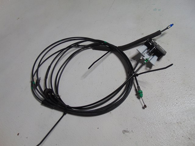 2014 Nissan Juke Nismo RS Hood & Fuel Door Release Lever & Cable