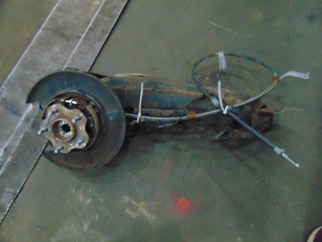 2014 Nissan Juke AWD Rear LH Driver Spindle w/ABS Sensor & Ebrake Cable