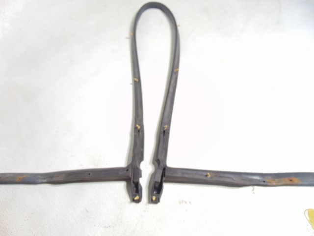 2003 Infiniti M45 Hood/Wiper Cowl Seal