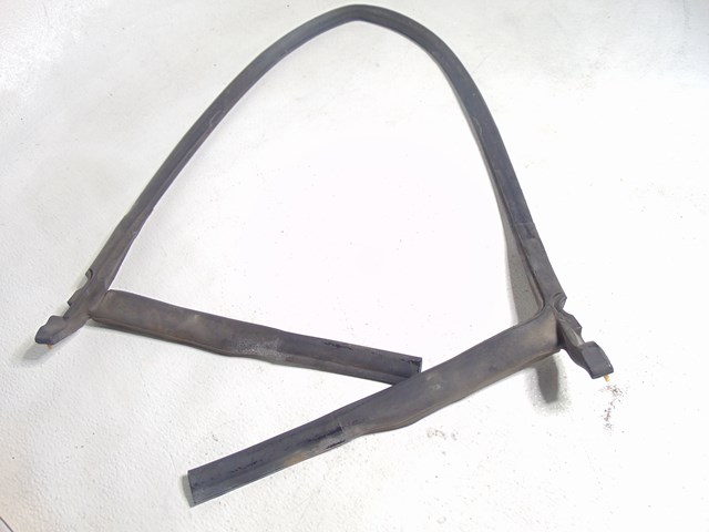 2003 Infiniti M45 Hood/Wiper Cowl Seal