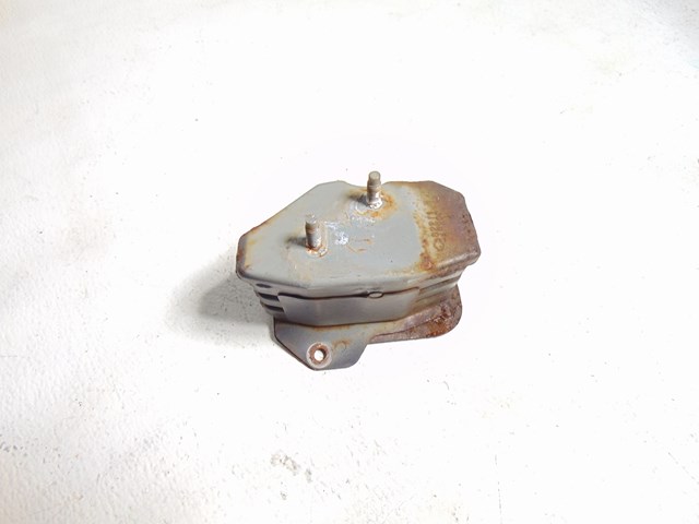 2003 Infiniti M45 LH Driver Front Bumper Reinforcement Mount 62211 AR200