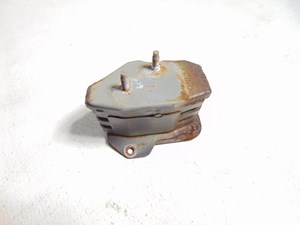 2003 Infiniti M45 LH Driver Front Bumper Reinforcement Mount 62211 AR200