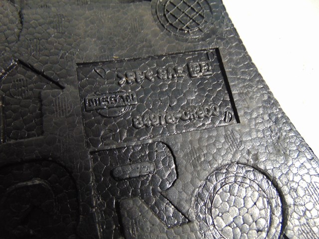 2003 Infiniti M45 RH Passenger Trunk Foam Spacer 84976 CR900