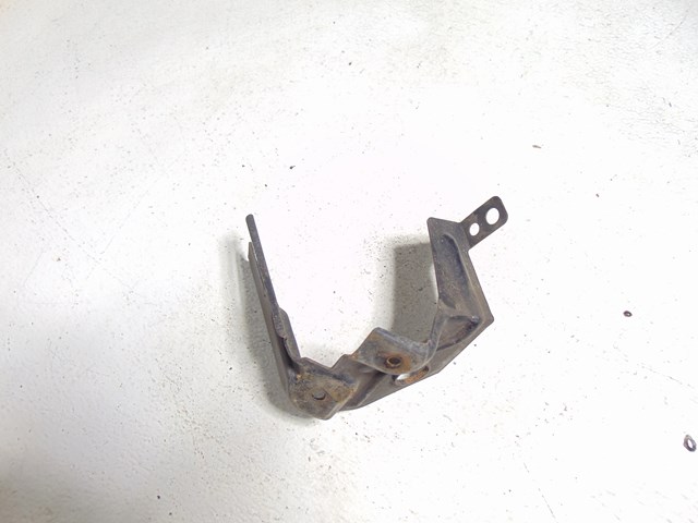 2003 Infiniti M45 Radiator Overflow Bottle Bracket Mount
