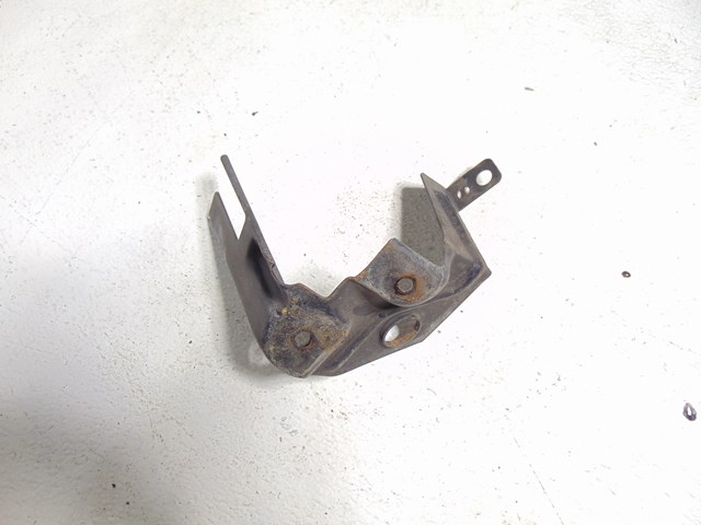 2003 Infiniti M45 Radiator Overflow Bottle Bracket Mount