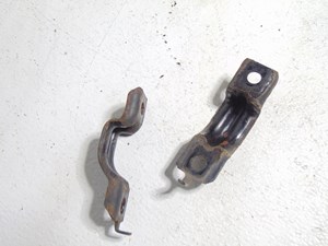 2003 Infiniti M45 Front Sway Bar Brackets