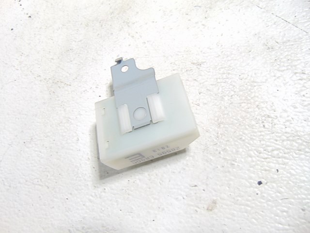 2003 Infiniti M45 Theft Locking Control Module 28595 CR900