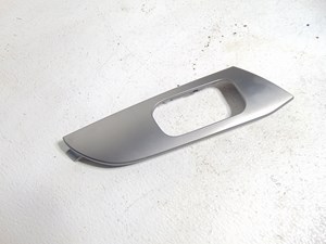 2003 Infiniti M45 Front RH Pass Door Handle Panel Trim