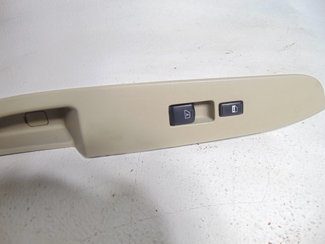 2003 Infiniti M45 Front RH Passenger Door Switch w/Trim 80960 CR000