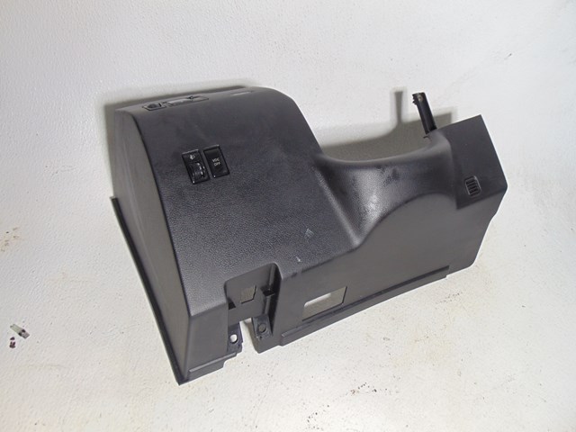 2003 Infiniti M45 Under Steering Dash Knee