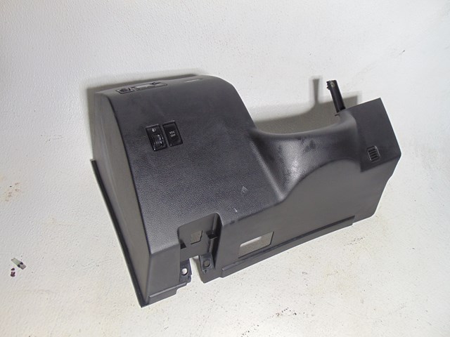 2003 Infiniti M45 Under Steering Dash Knee