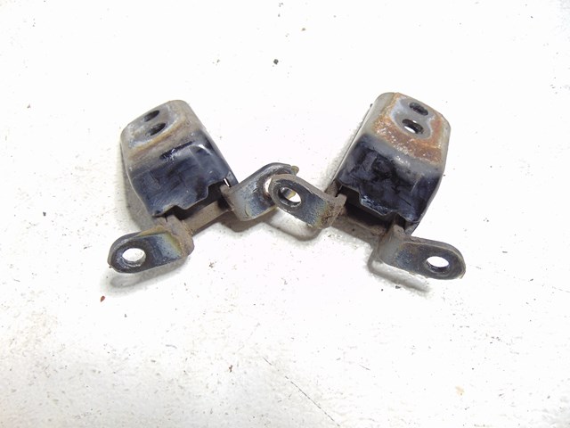 2003 Infiniti M45 Front RH Passenger Door Hinges