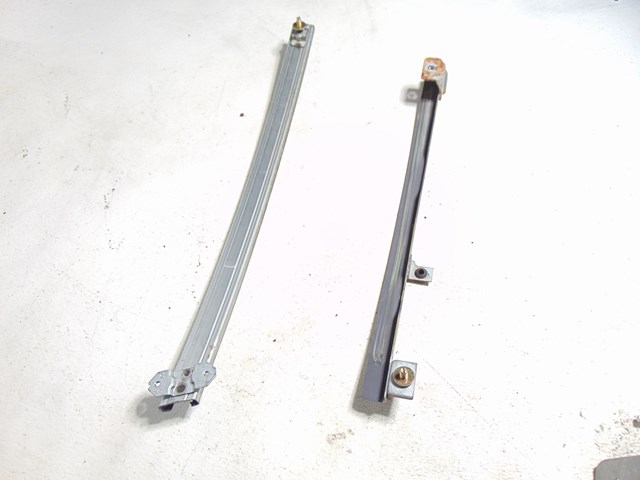 2003 Infiniti M45 Front RH Passenger Window Guides