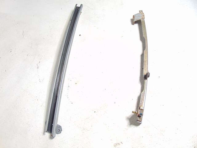 2003 Infiniti M45 Front RH Passenger Window Guides