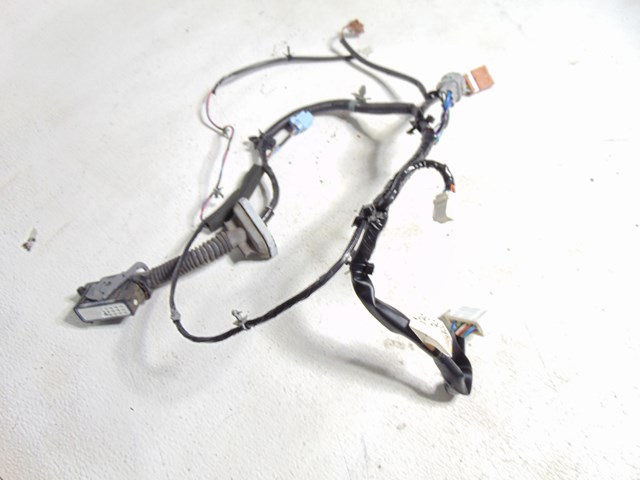2003 Infiniti M45 Front RH Passenger Door Wiring 24124 CR901
