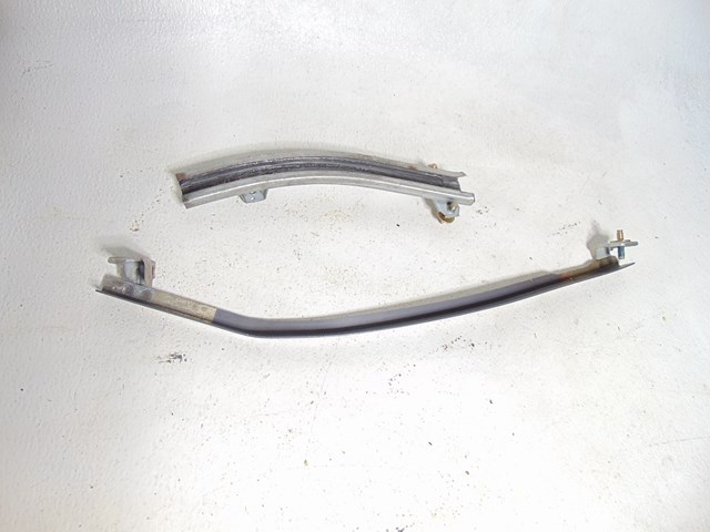 2003 Infiniti M45 Rear RH Passenger Door Glass Guides